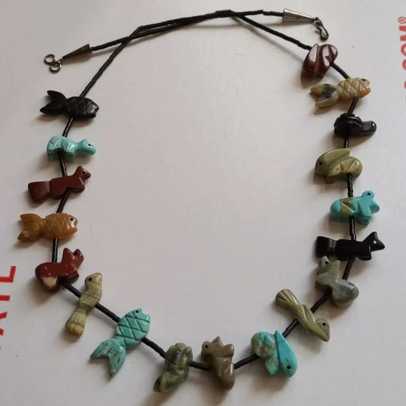 Carved stone fetish necklace sterling silver clasp native american vintage